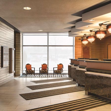 Coast Edmonton Plaza Hotel By Apa Kültér fotó