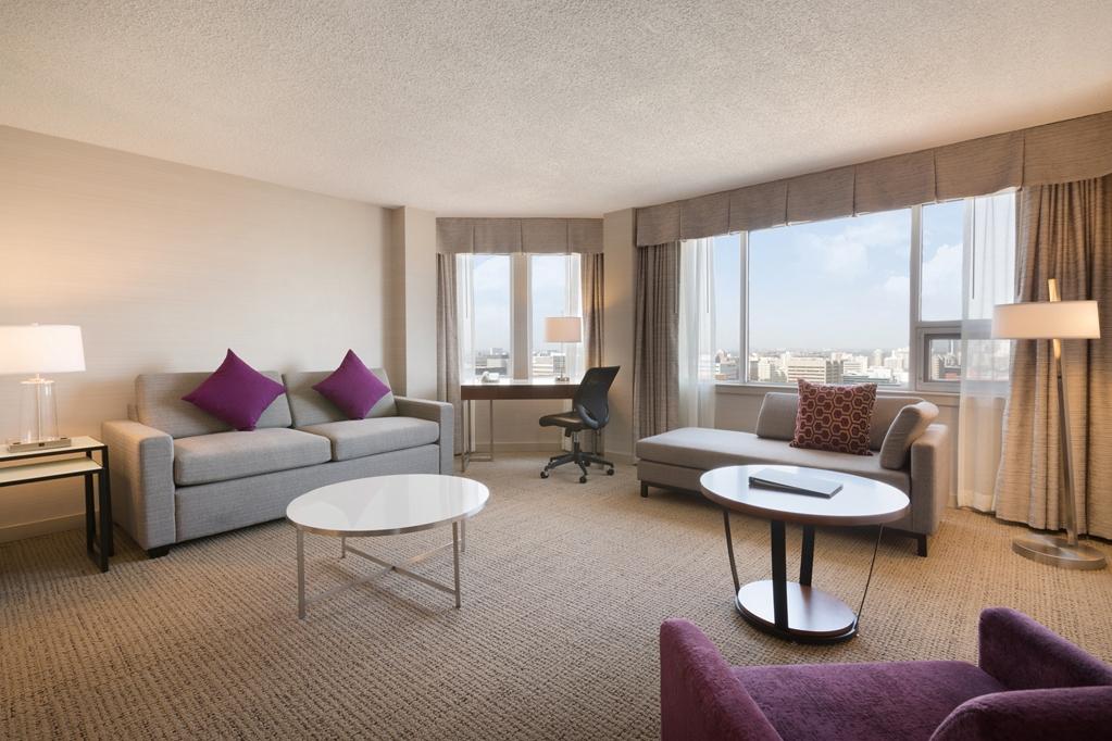 Coast Edmonton Plaza Hotel By Apa Szoba fotó