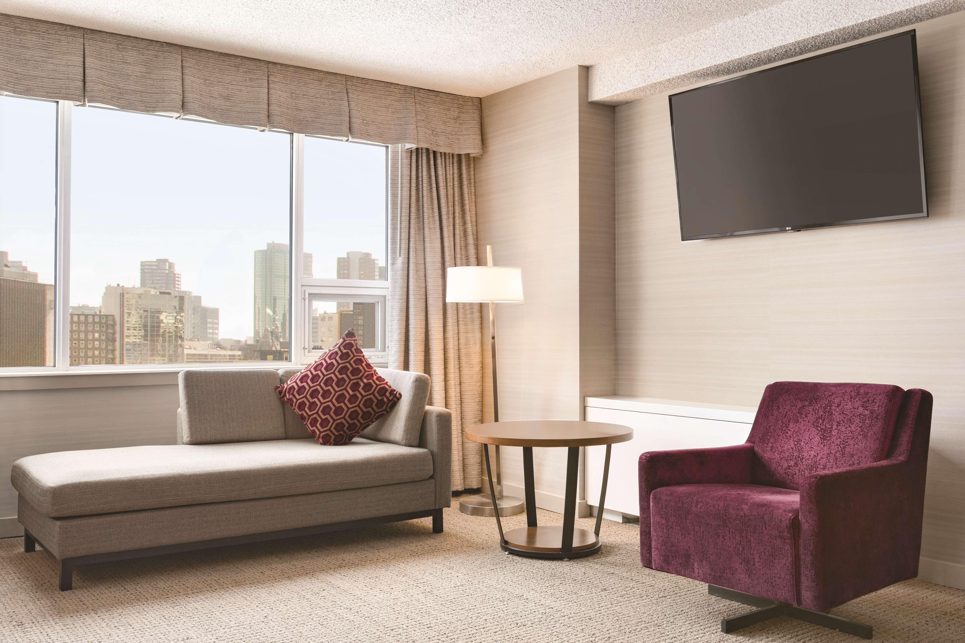 Coast Edmonton Plaza Hotel By Apa Kültér fotó