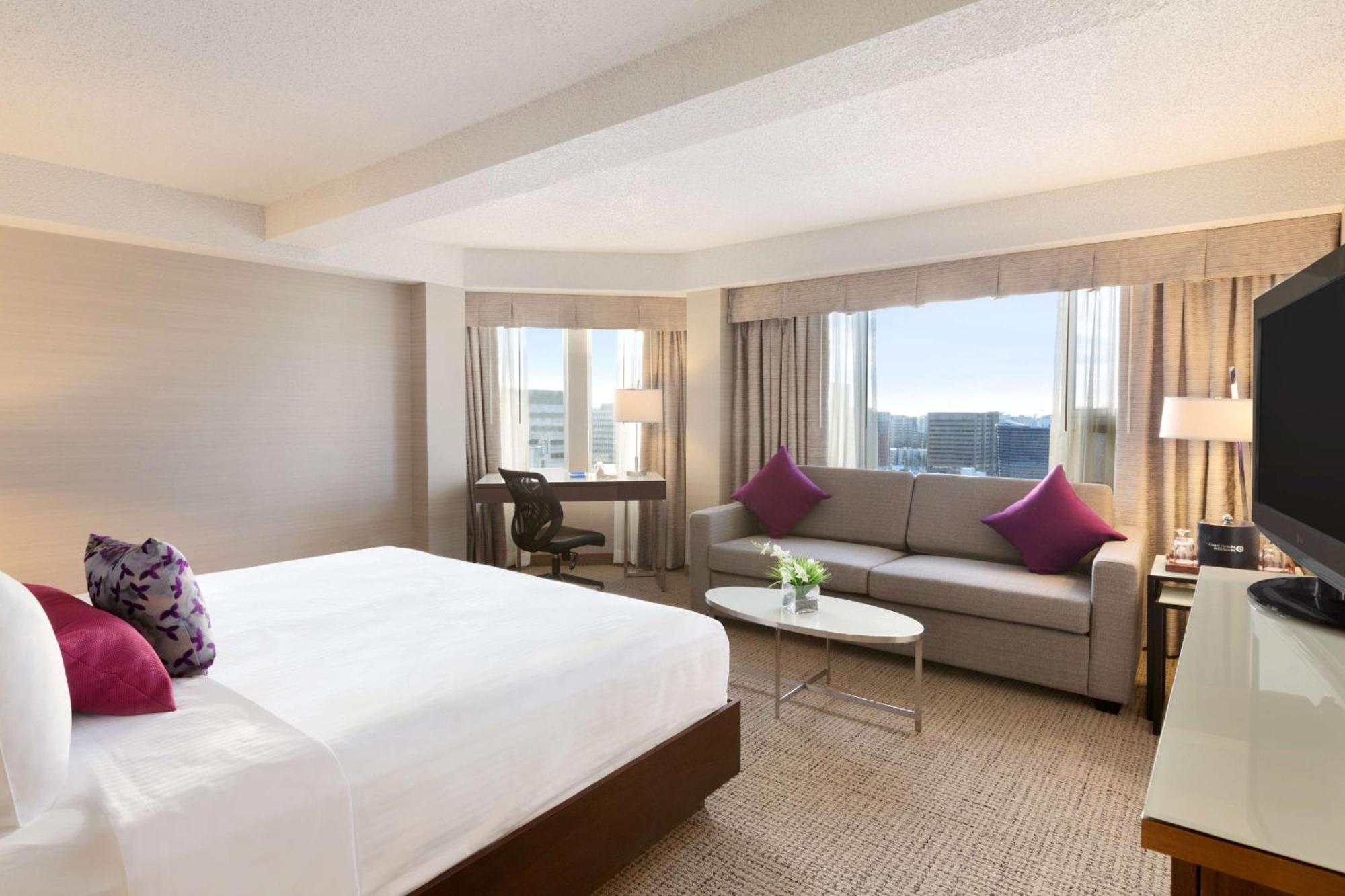Coast Edmonton Plaza Hotel By Apa Kültér fotó