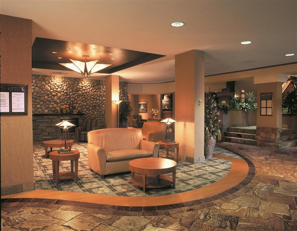 Coast Edmonton Plaza Hotel By Apa Beltér fotó