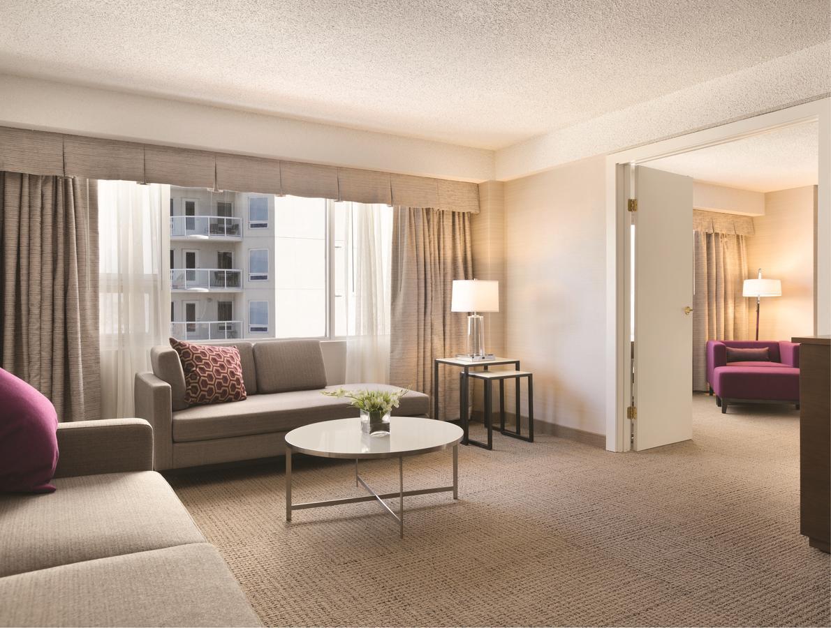 Coast Edmonton Plaza Hotel By Apa Kültér fotó